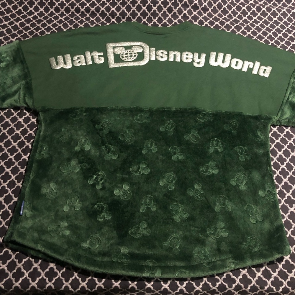 Walt Disney World Womens Medium Green Velvet Fleece Mickey Icon Spirit Jersey